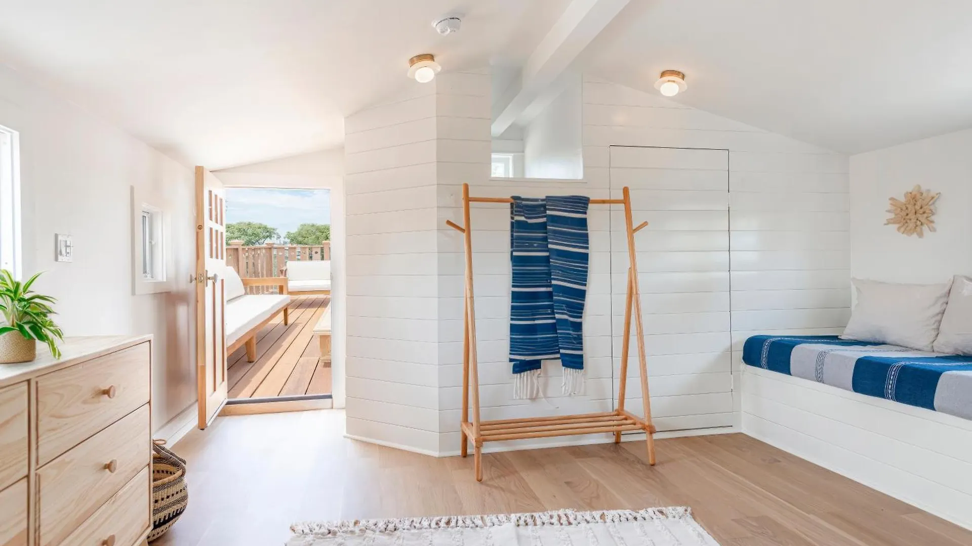 Walk To Venice Beach From Luxury Home Los Angeles United States